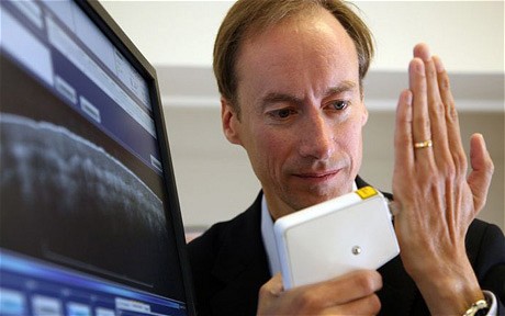 Jon Holmes, CEO and co-founder of Michelson Diagnostics, with VivoSight Dx.